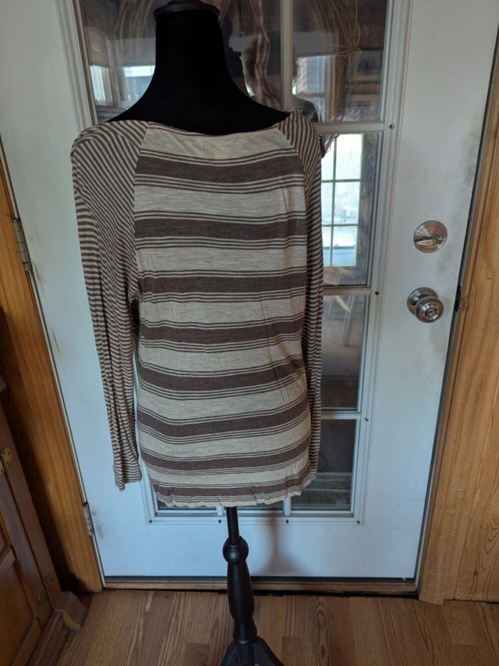 Top Cute Tan/Beige Coldwater Creek size Medium 10-12